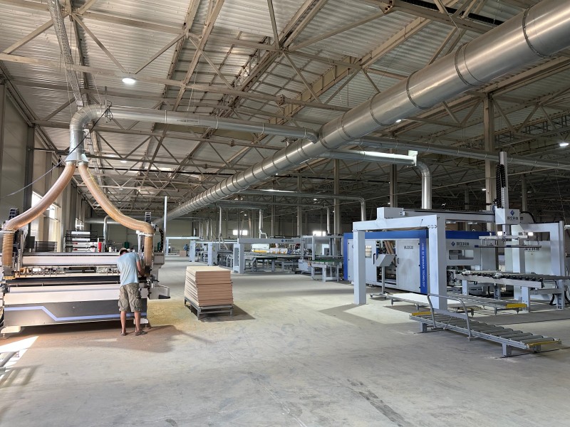 Actualización del proyecto: LUFMAX ofrece con éxito un sistema avanzado de extracción de polvo para un fabricante de muebles de alta gama en Kazajstán